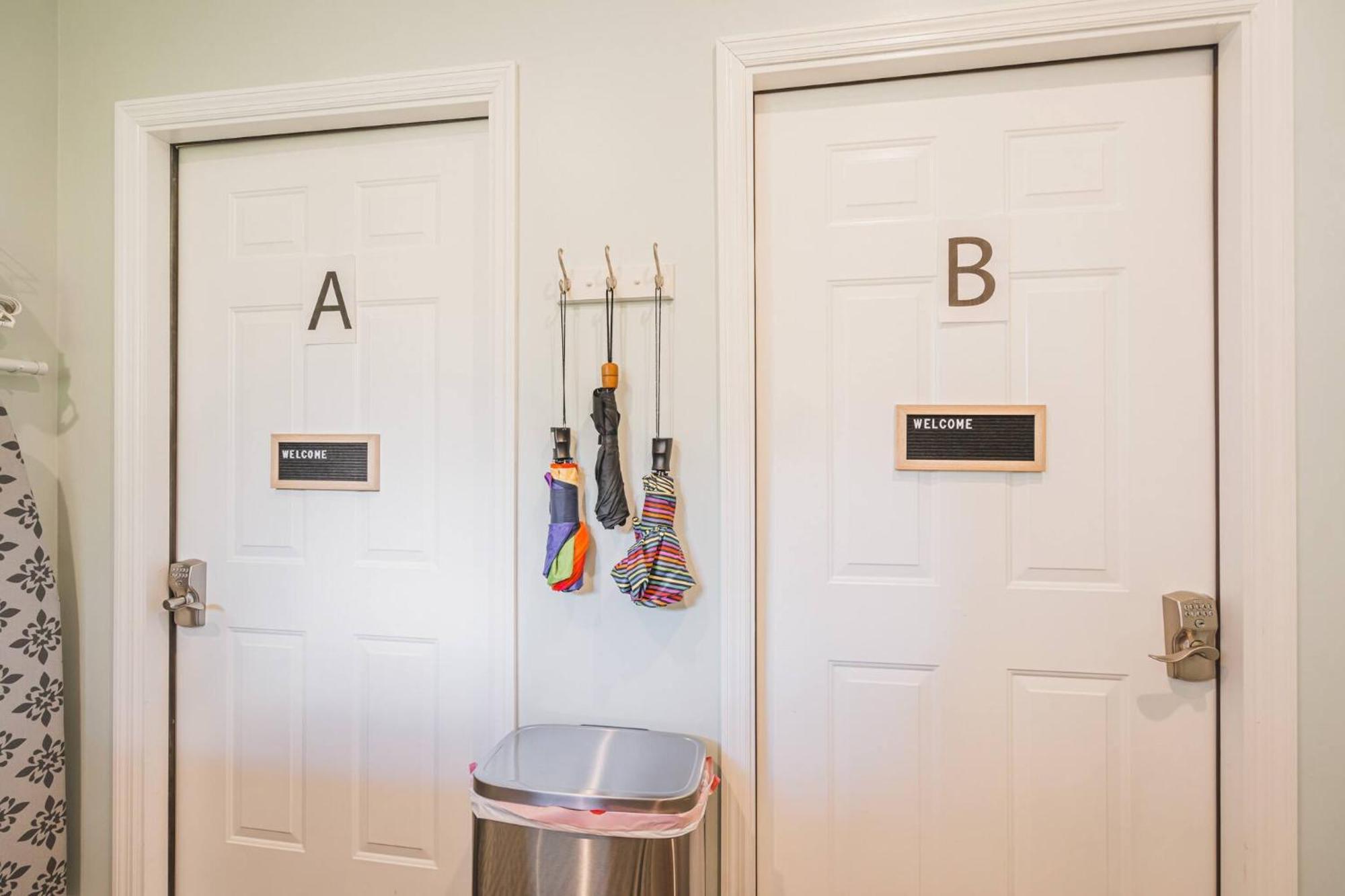 Victorian Modern In Carriage House - Unit B Guest house Savannah